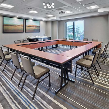 מלון Doubletree By Hilton Edmonton Downtown מראה חיצוני תמונה