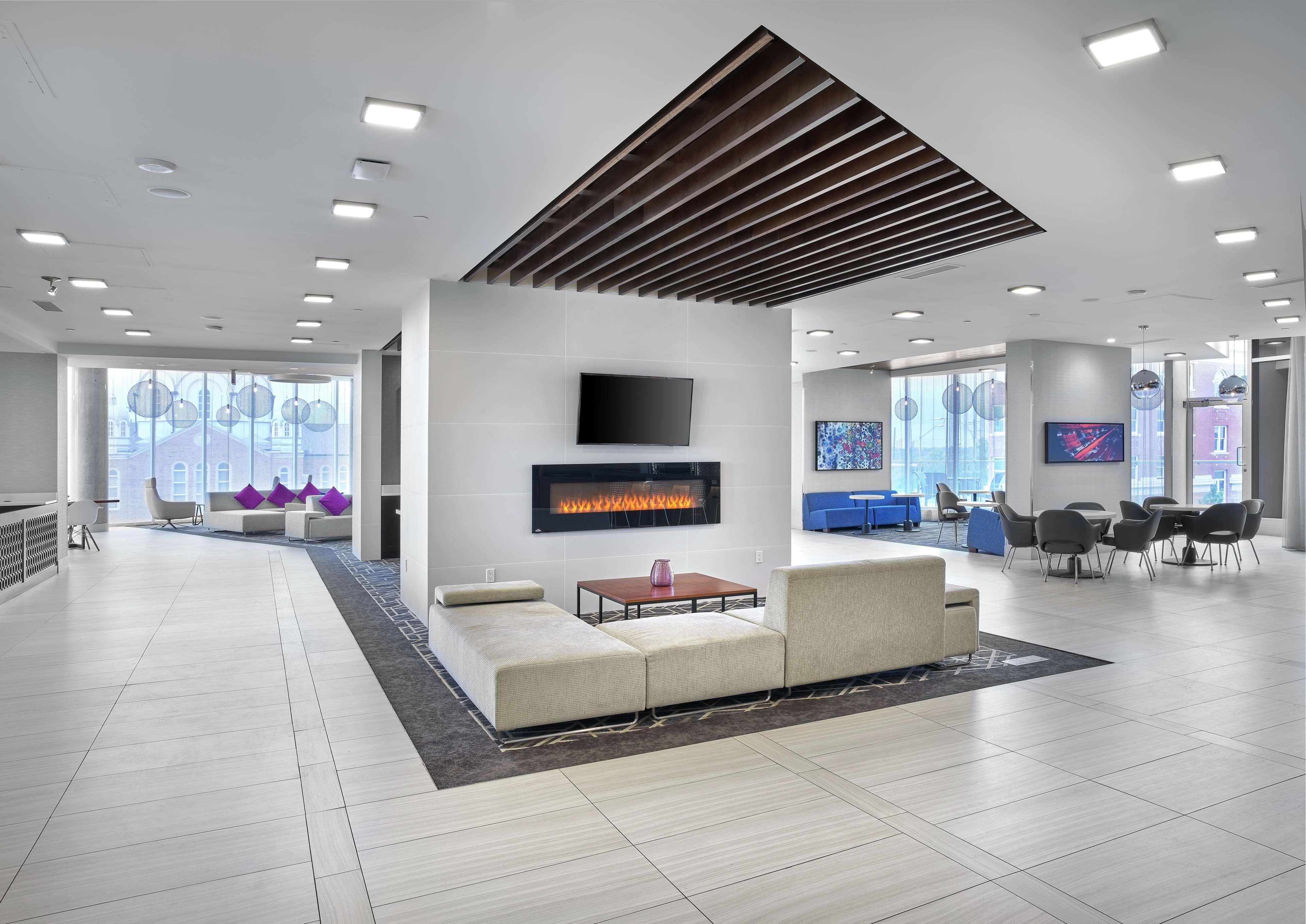 מלון Doubletree By Hilton Edmonton Downtown מראה חיצוני תמונה