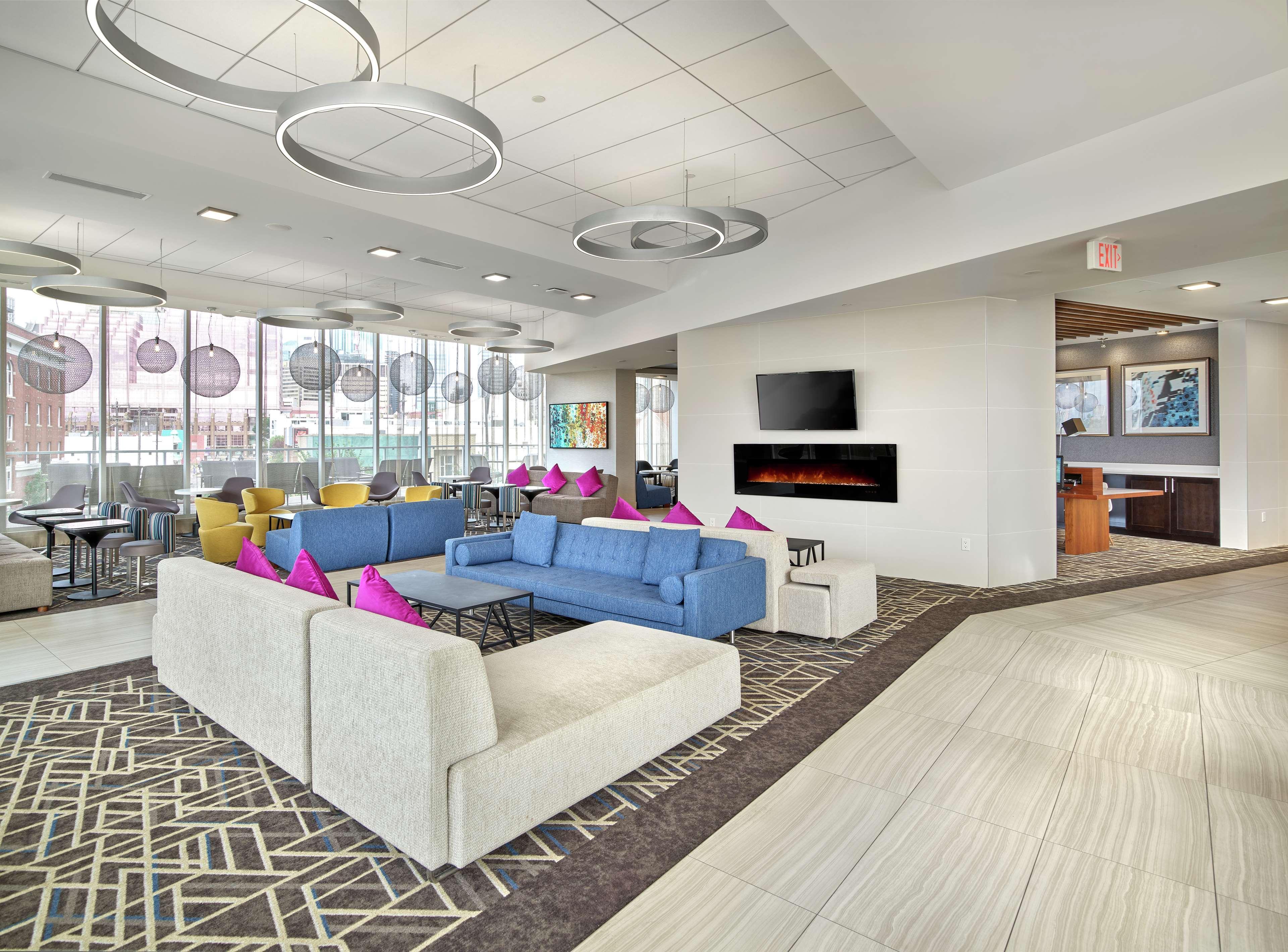 מלון Doubletree By Hilton Edmonton Downtown מראה חיצוני תמונה