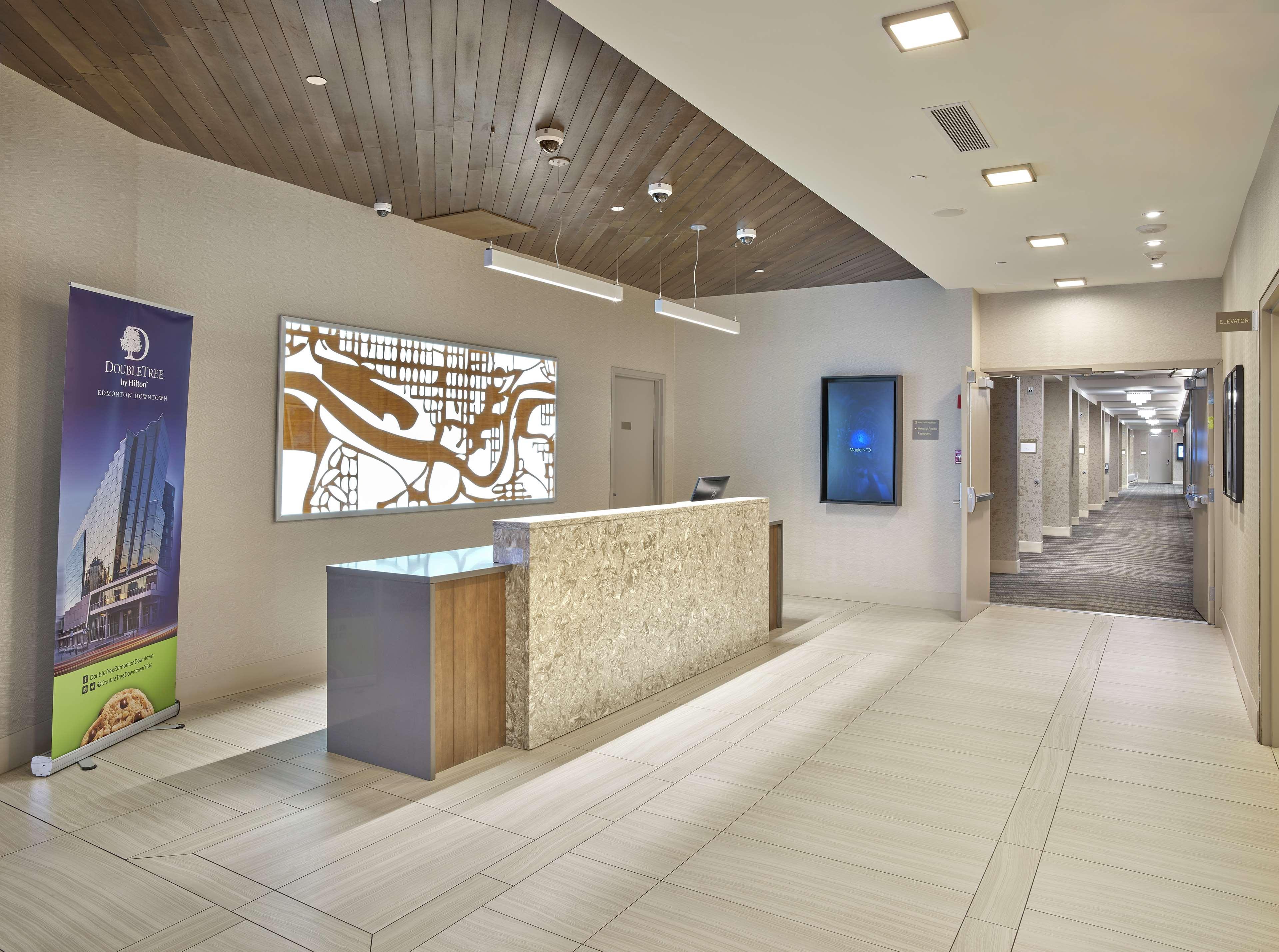 מלון Doubletree By Hilton Edmonton Downtown מראה חיצוני תמונה