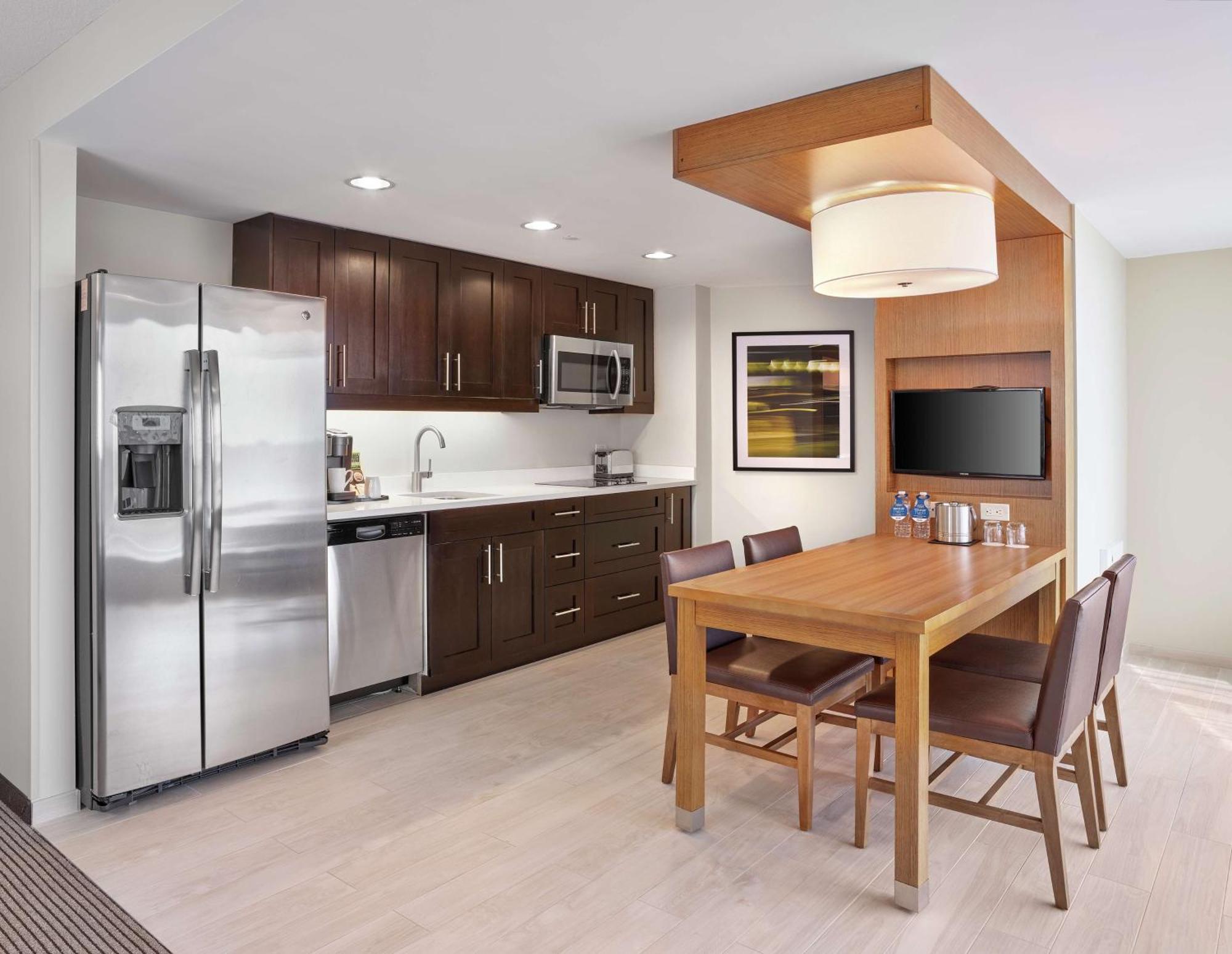 מלון Doubletree By Hilton Edmonton Downtown מראה חיצוני תמונה