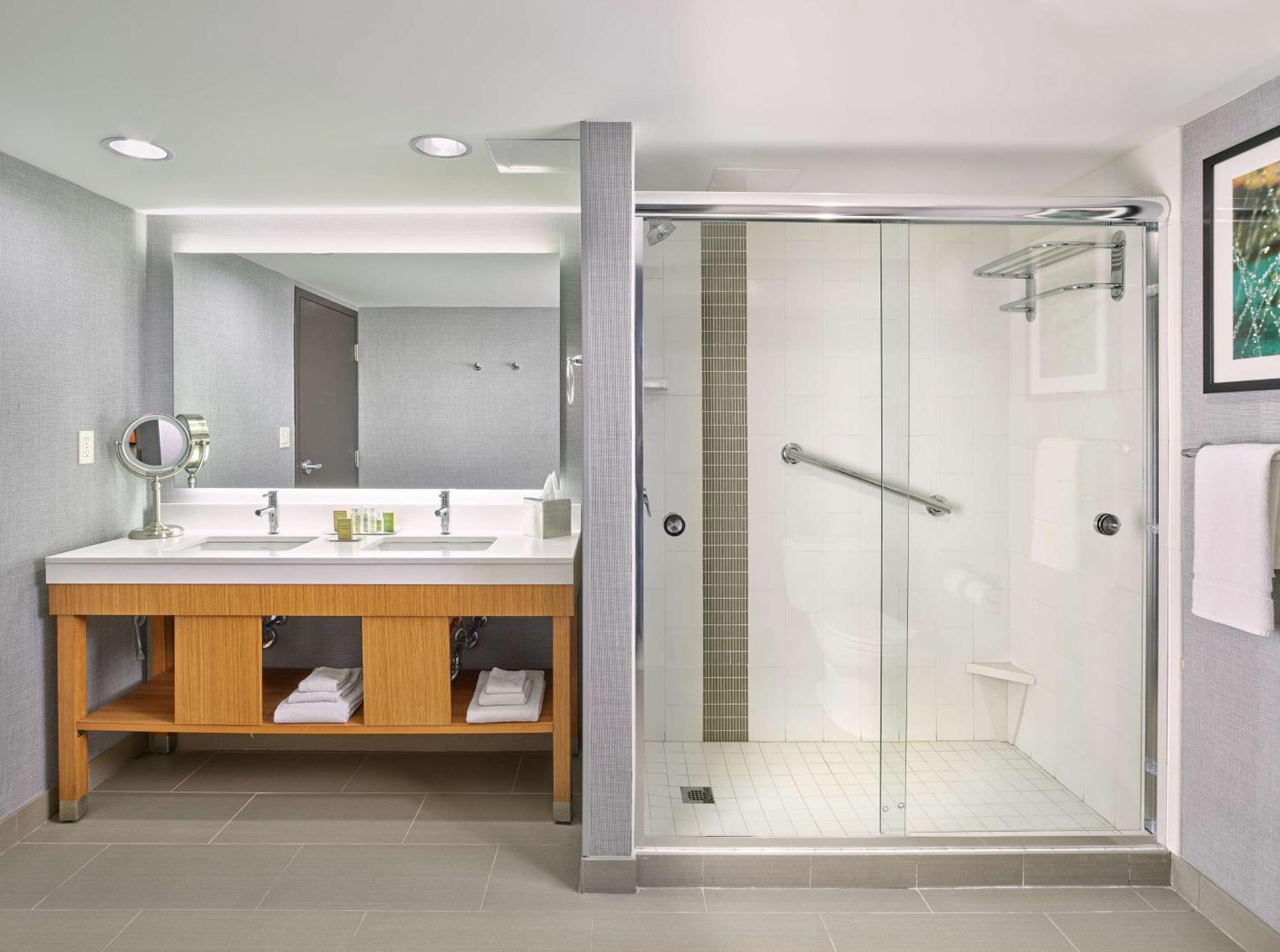 מלון Doubletree By Hilton Edmonton Downtown מראה חיצוני תמונה