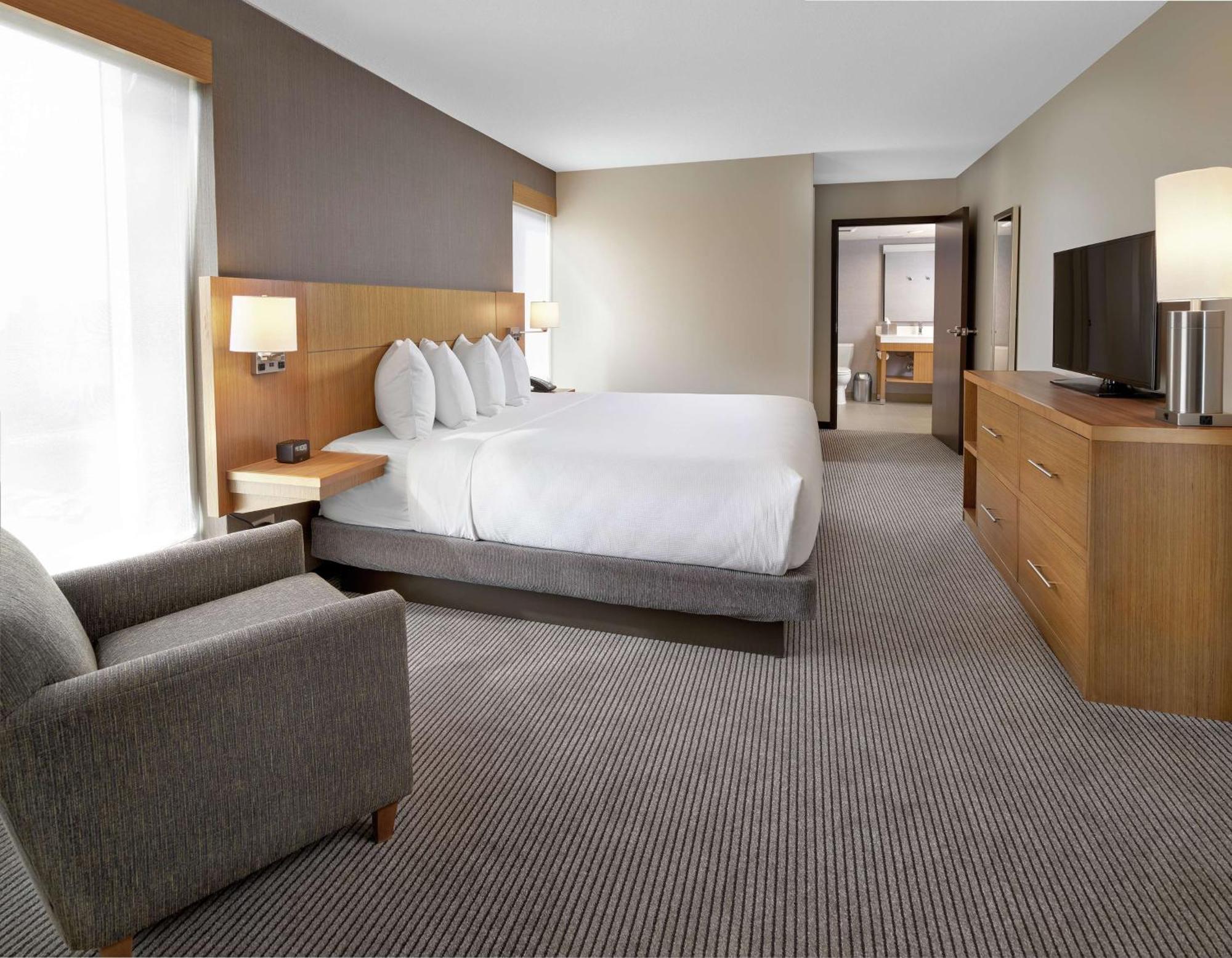 מלון Doubletree By Hilton Edmonton Downtown מראה חיצוני תמונה