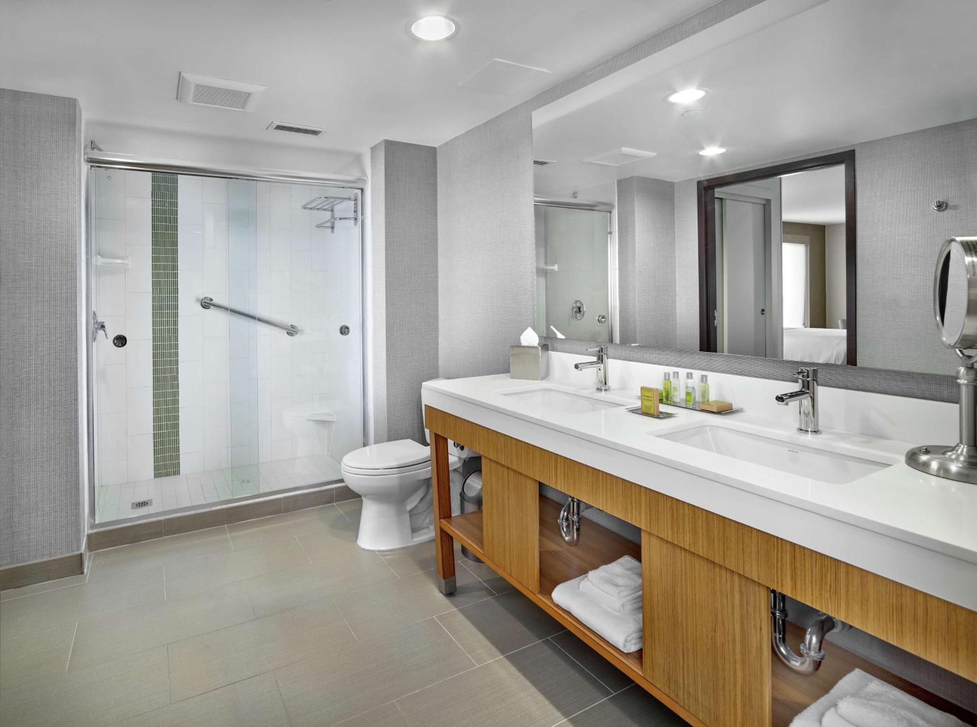 מלון Doubletree By Hilton Edmonton Downtown מראה חיצוני תמונה