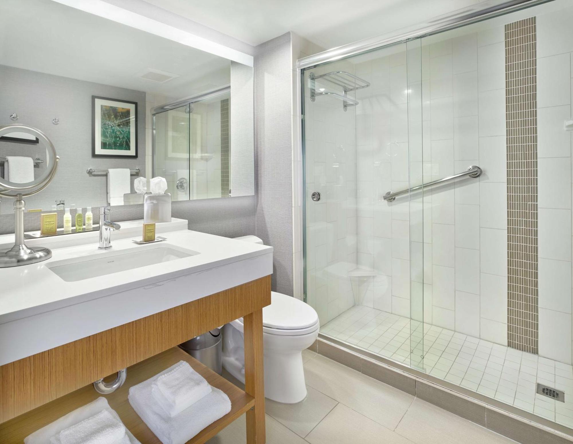 מלון Doubletree By Hilton Edmonton Downtown מראה חיצוני תמונה