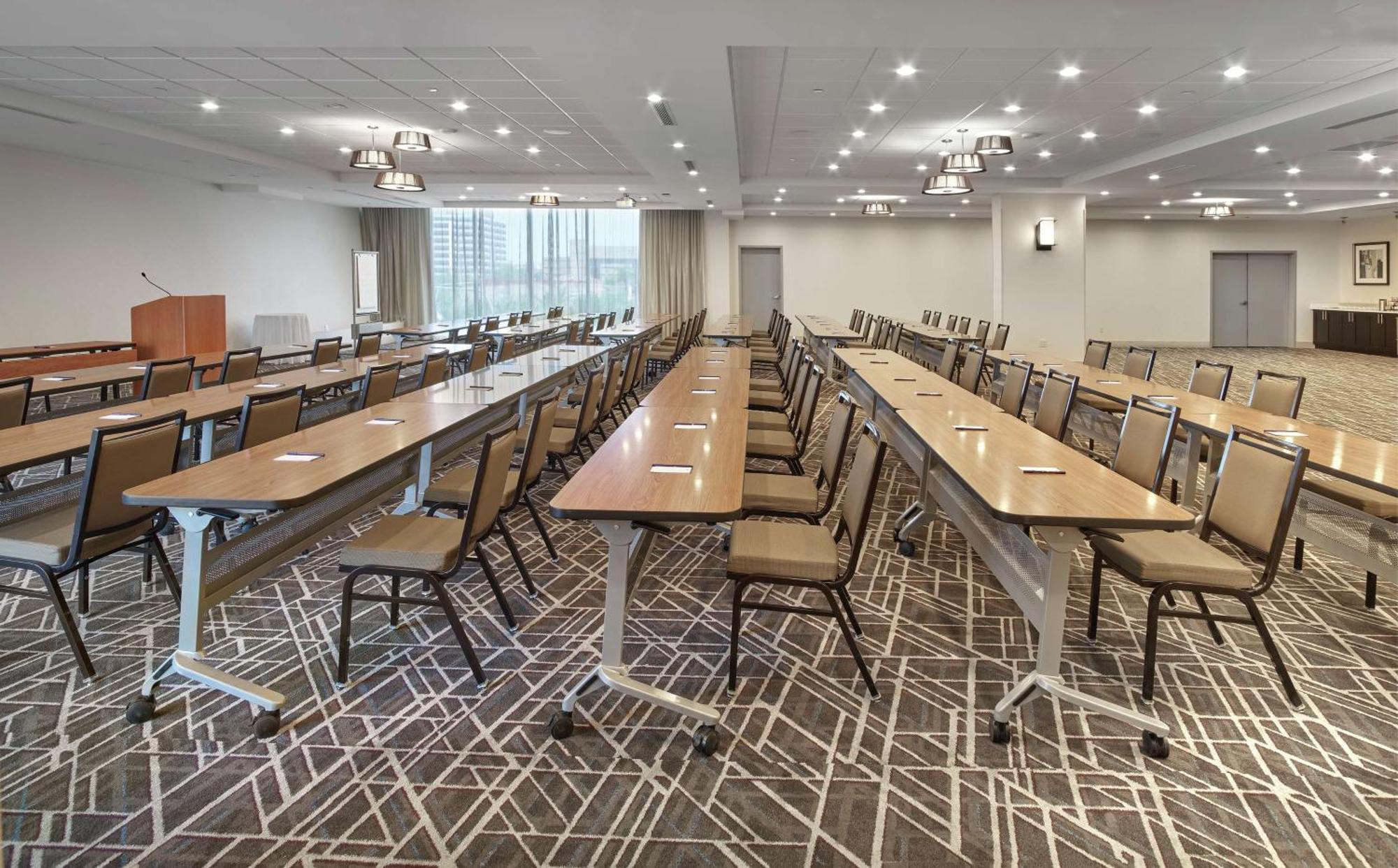מלון Doubletree By Hilton Edmonton Downtown מראה חיצוני תמונה