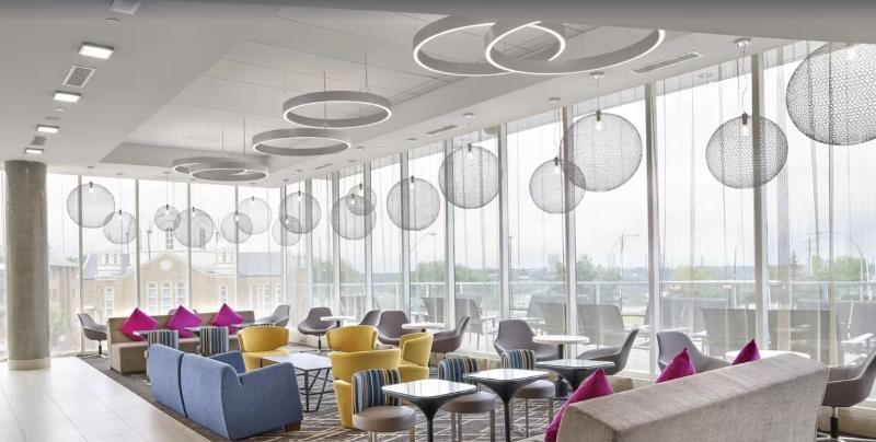מלון Doubletree By Hilton Edmonton Downtown מראה חיצוני תמונה