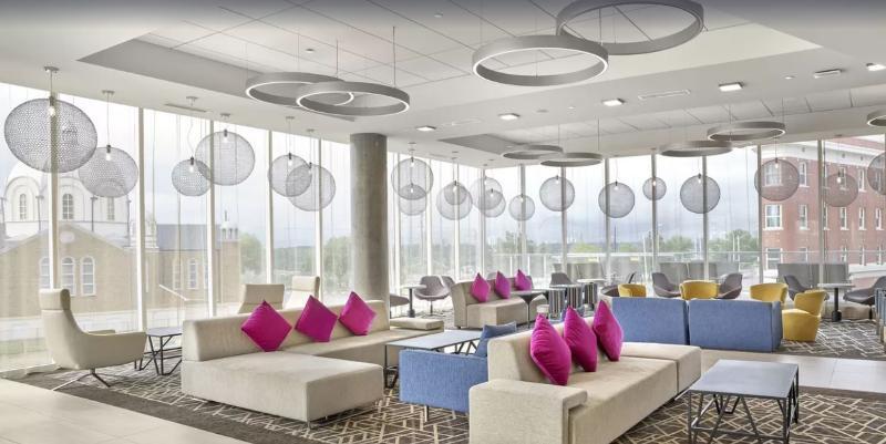 מלון Doubletree By Hilton Edmonton Downtown מראה חיצוני תמונה