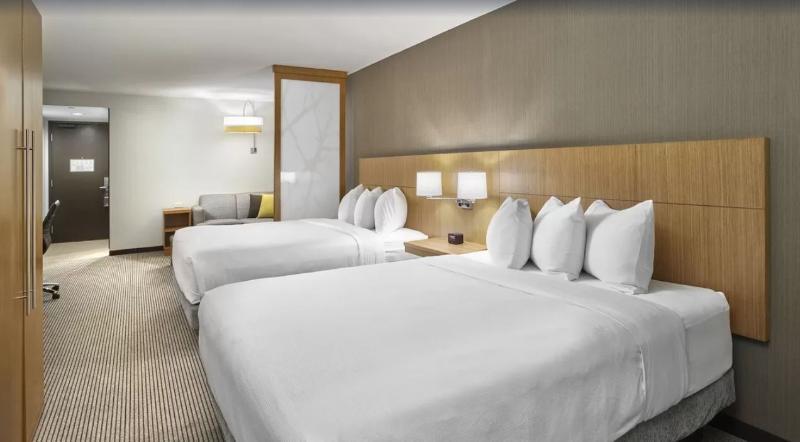 מלון Doubletree By Hilton Edmonton Downtown מראה חיצוני תמונה